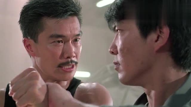 元彪和罗芙洛,黄锦燊主演的动作片,这段打斗太精彩了,好看