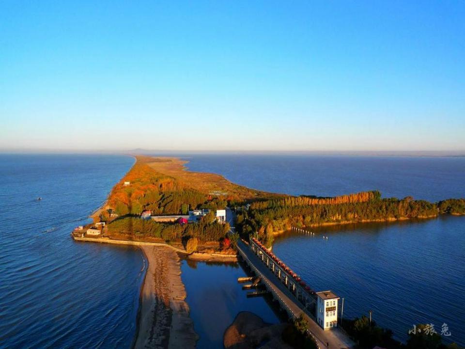 中俄界湖,原为中国内湖,现仅占三分之一