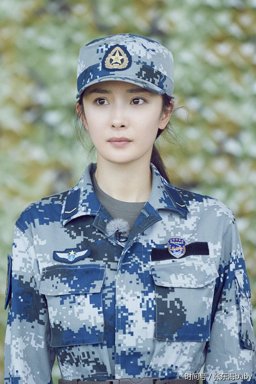 黄晓明净身高终于暴露了,原来他和小岳岳的比例是一模一样啊!