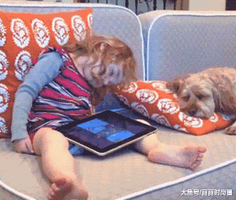 搞笑gif:本想来一次精彩的杂技表演,结果却被队友坑到了