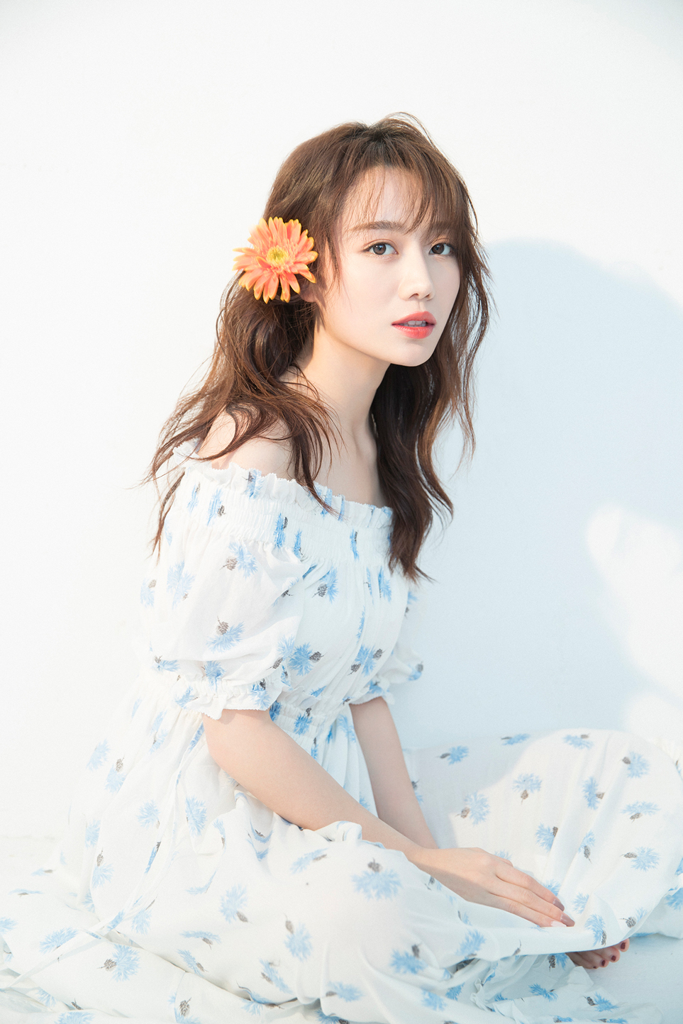 龙政璇淡雅写真曝光 清新脱俗笑容甜美可人